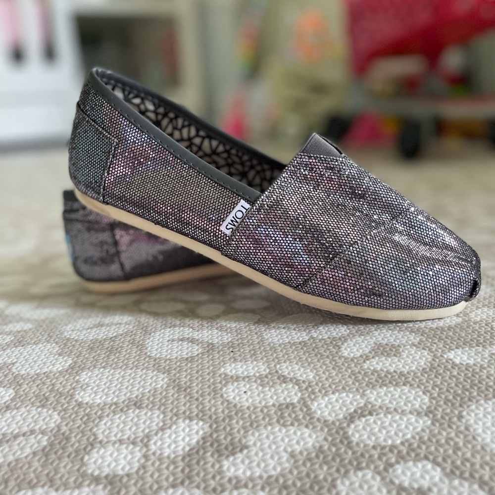 Toms Black and Gray Flats